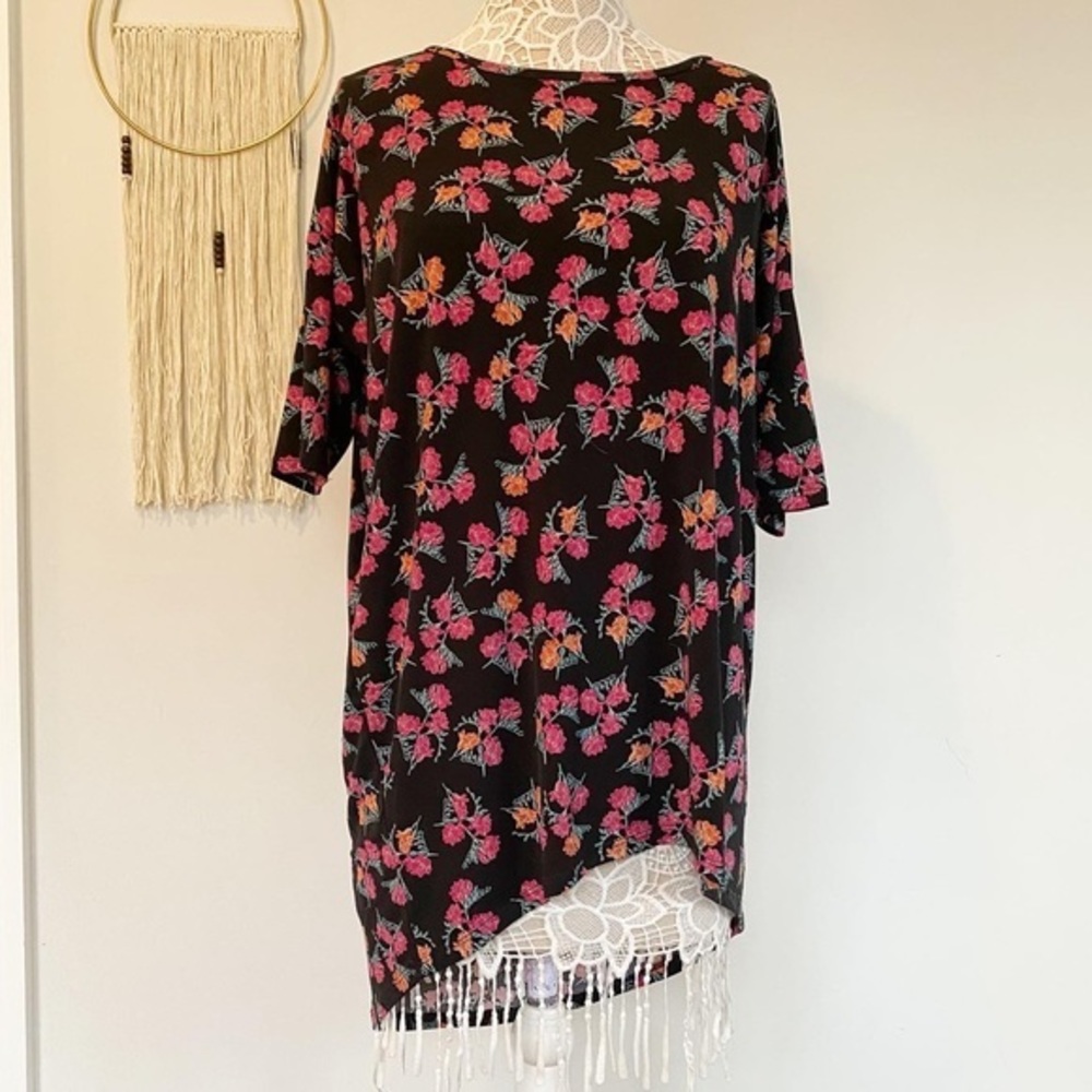 3/$15 Lularoe Floral Long Stretchy Tee Black Small